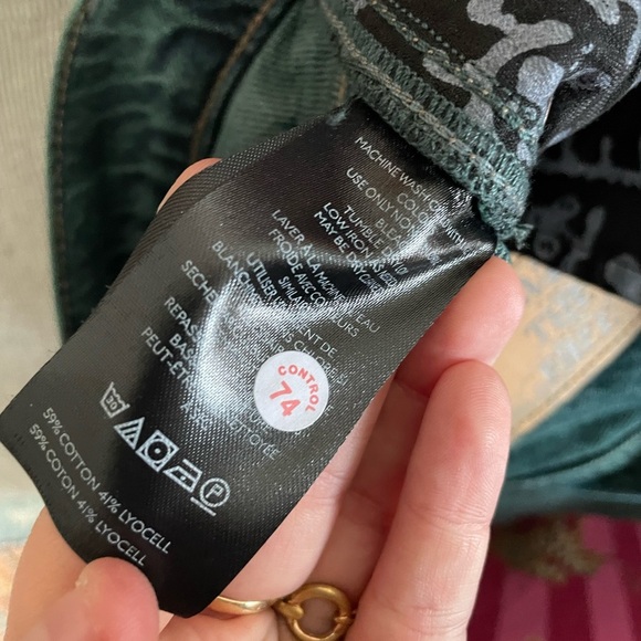 NWOT Free People|| Final Countdown Cuffed Wide Leg Jeans Luke green, Size 24 - Picture 9 of 9